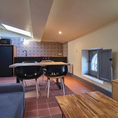 Autour Du Chateau Apartment