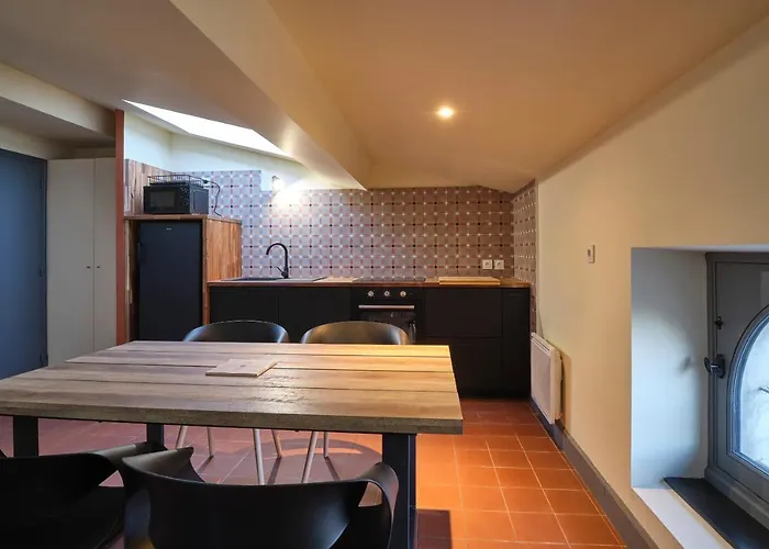 Autour Du Chateau Apartment